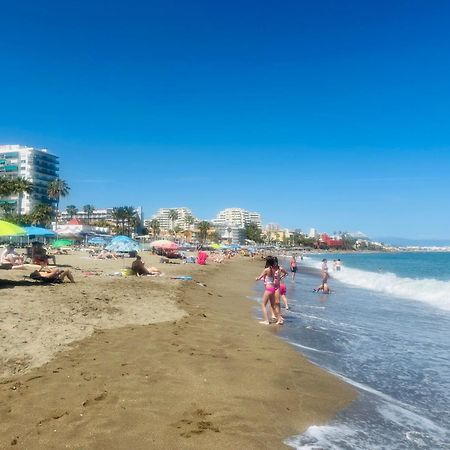 Victoria Luxury Beachfront Apartment In Benalmadena Costa Bagian luar foto