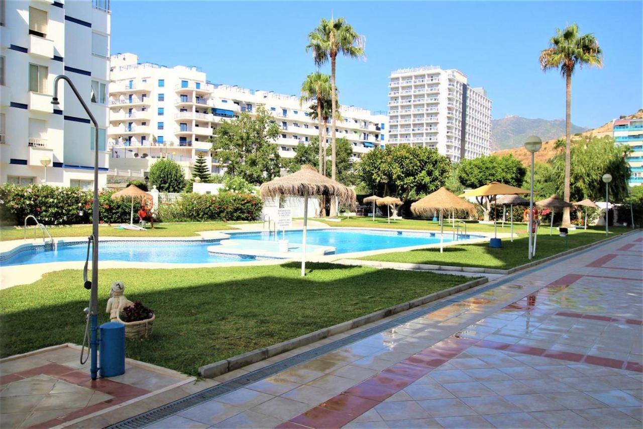 Victoria Luxury Beachfront Apartment In Benalmadena Costa Bagian luar foto
