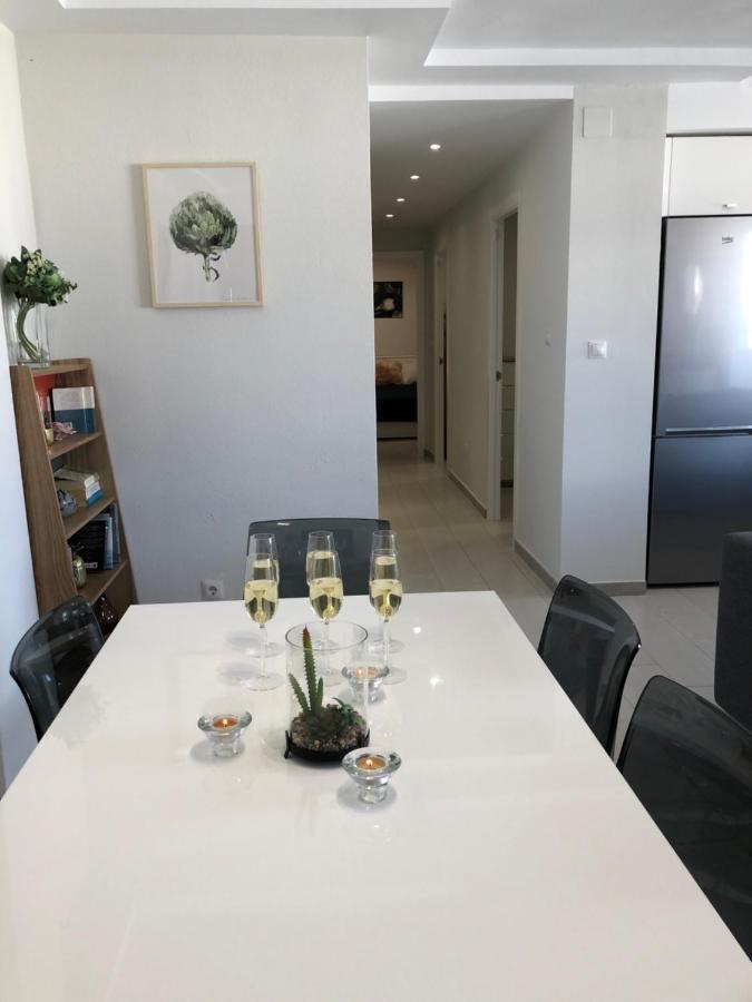 Victoria Luxury Beachfront Apartment In Benalmadena Costa Bagian luar foto