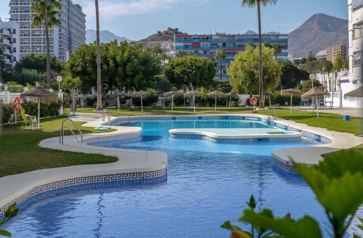 Victoria Luxury Beachfront Apartment In Benalmadena Costa Bagian luar foto