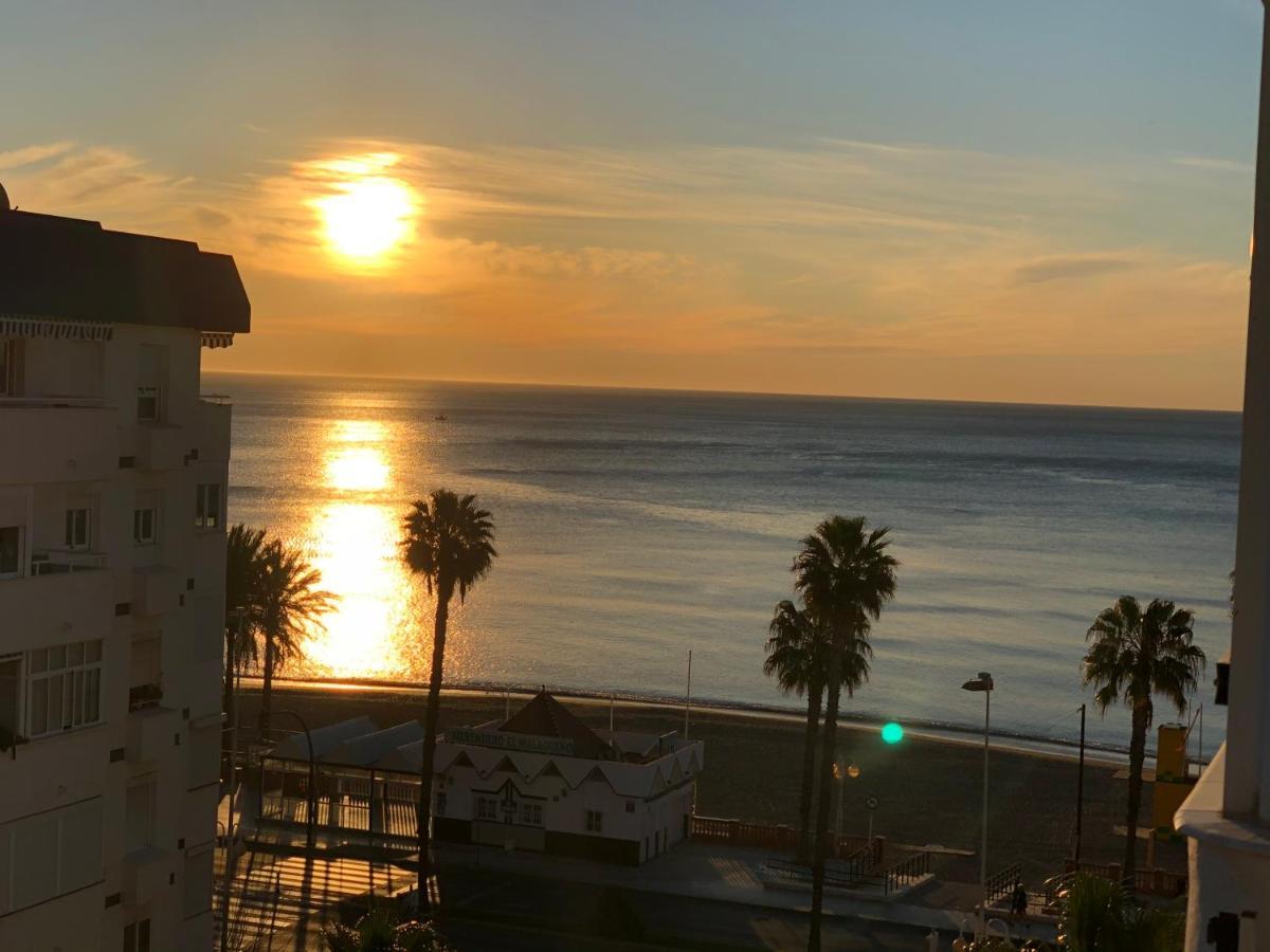 Victoria Luxury Beachfront Apartment In Benalmadena Costa Bagian luar foto