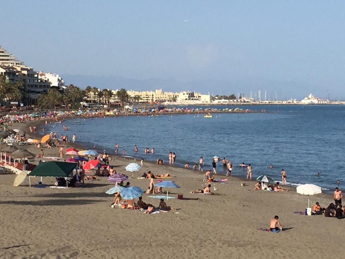 Victoria Luxury Beachfront Apartment In Benalmadena Costa Bagian luar foto
