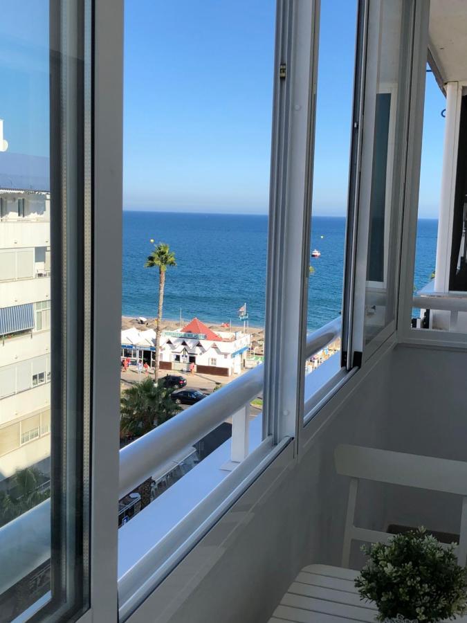 Victoria Luxury Beachfront Apartment In Benalmadena Costa Bagian luar foto