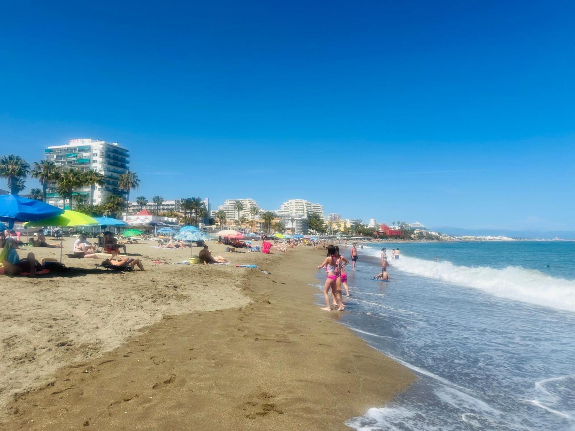 Victoria Luxury Beachfront Apartment In Benalmadena Costa Bagian luar foto